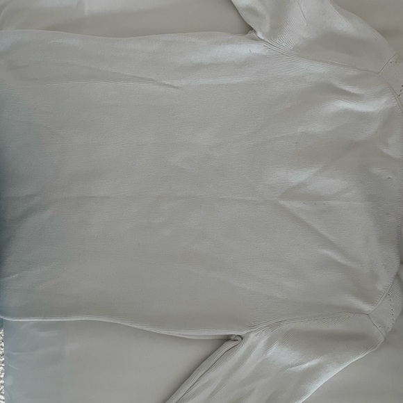 Tommy Hilfiger white v neck sweater - Picture 3 of 3